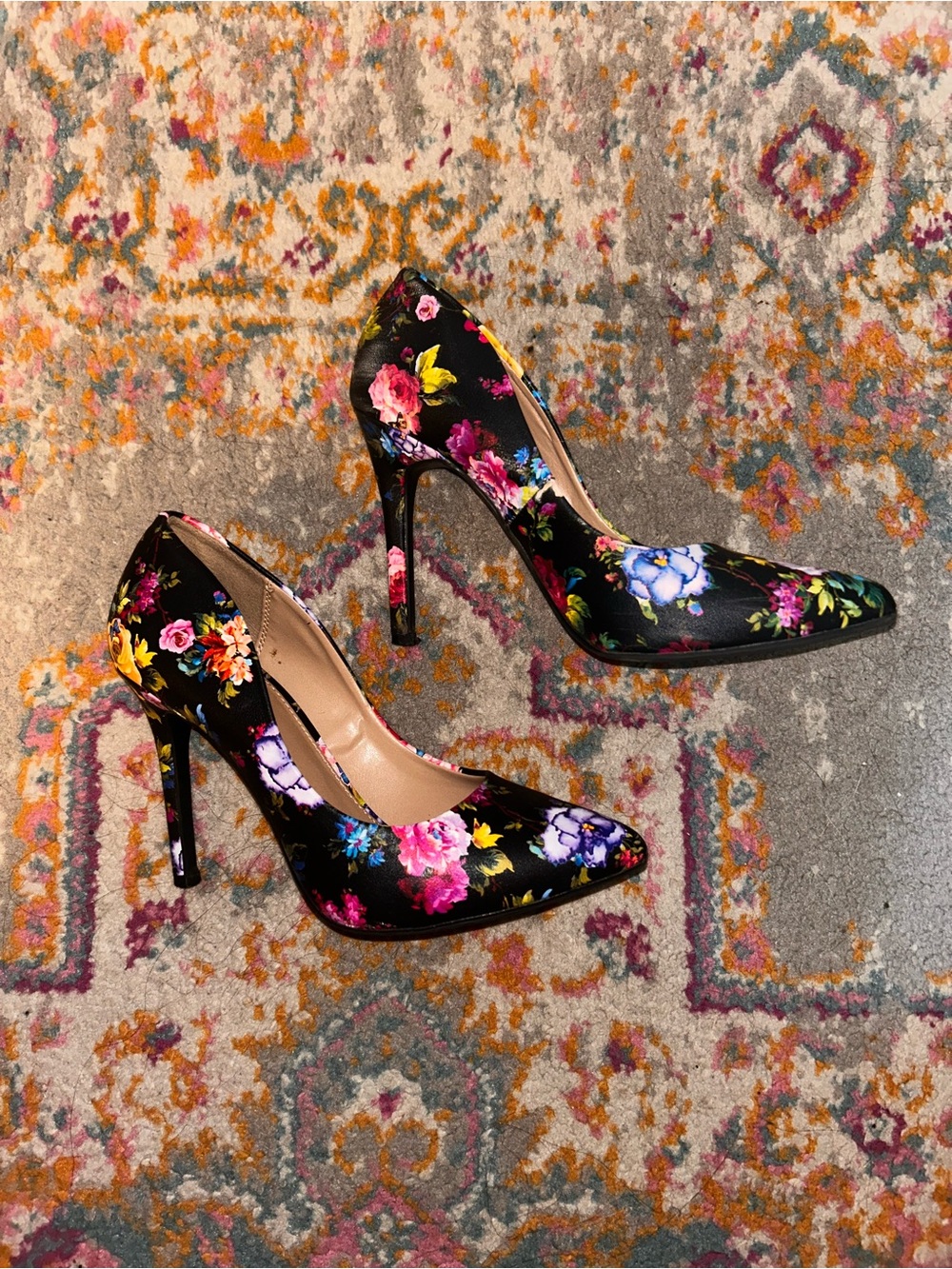Floral Pointed-Toe Stiletto Pumps - Black Multi